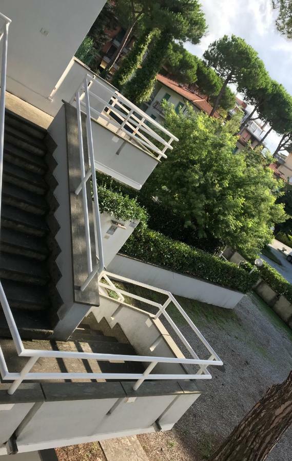 Ferienwohnung Resident Sant’ Anna Marina di Massa Exterior foto